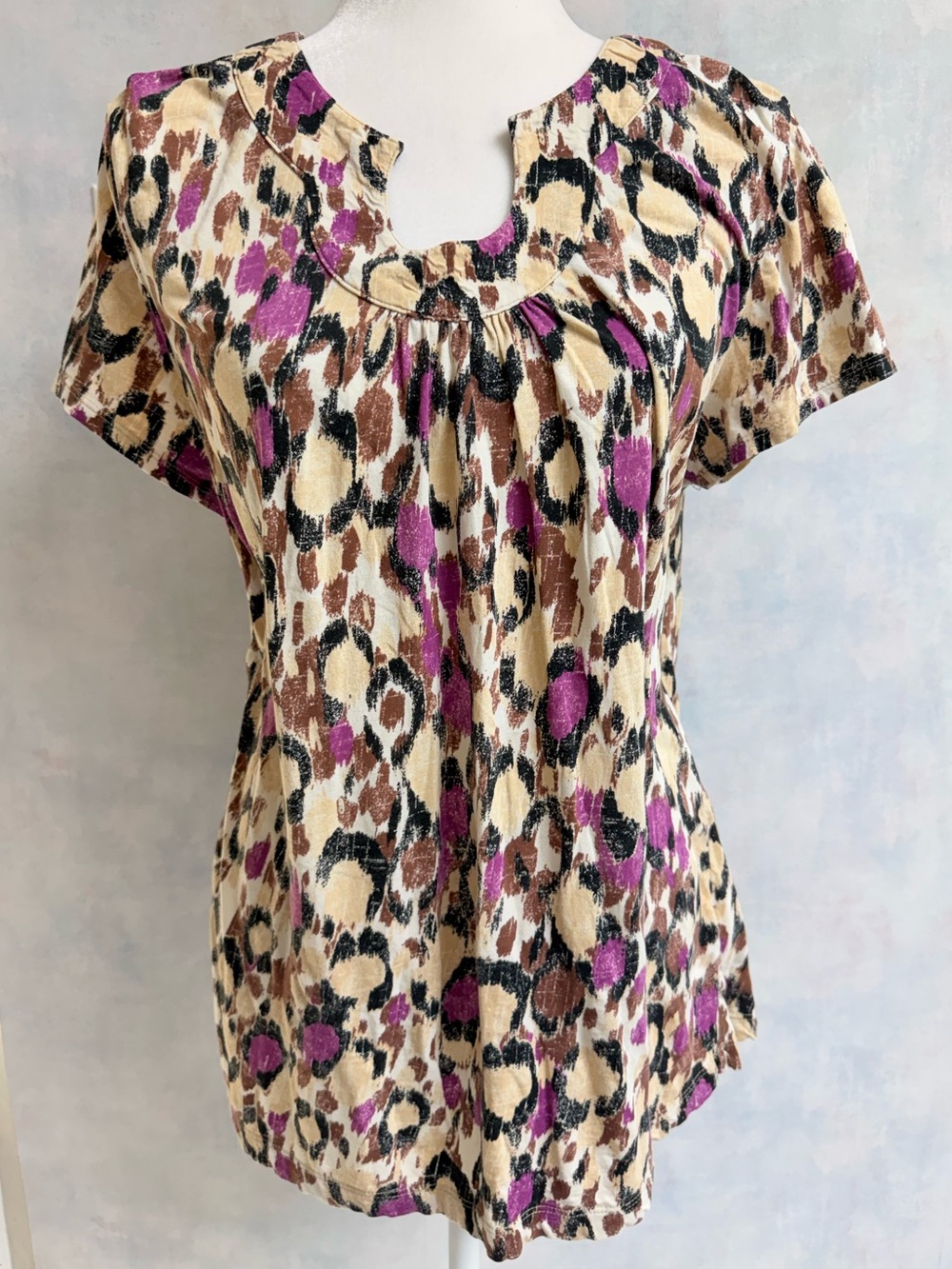 Ruby Rd - L Colorful Cool Summer Short Sleeve Top w Fun Neckline. Cotton/Spandex